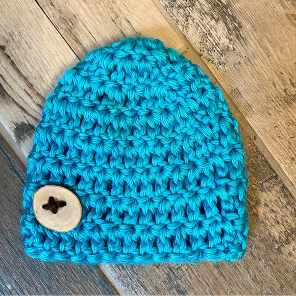 ⭐️NWOT⭐️ Handmade Teal Turquose Beanie with Wood Button for Youth - Picture 2 of 4